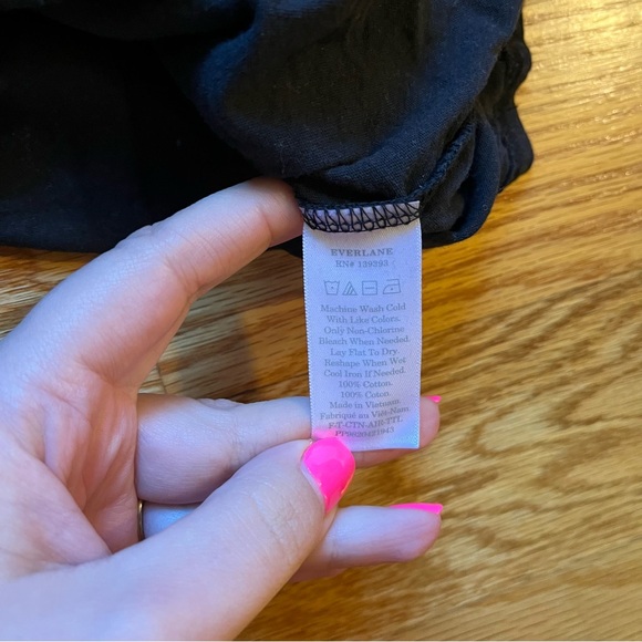 Everlane black layering turtleneck size small - Picture 3 of 4